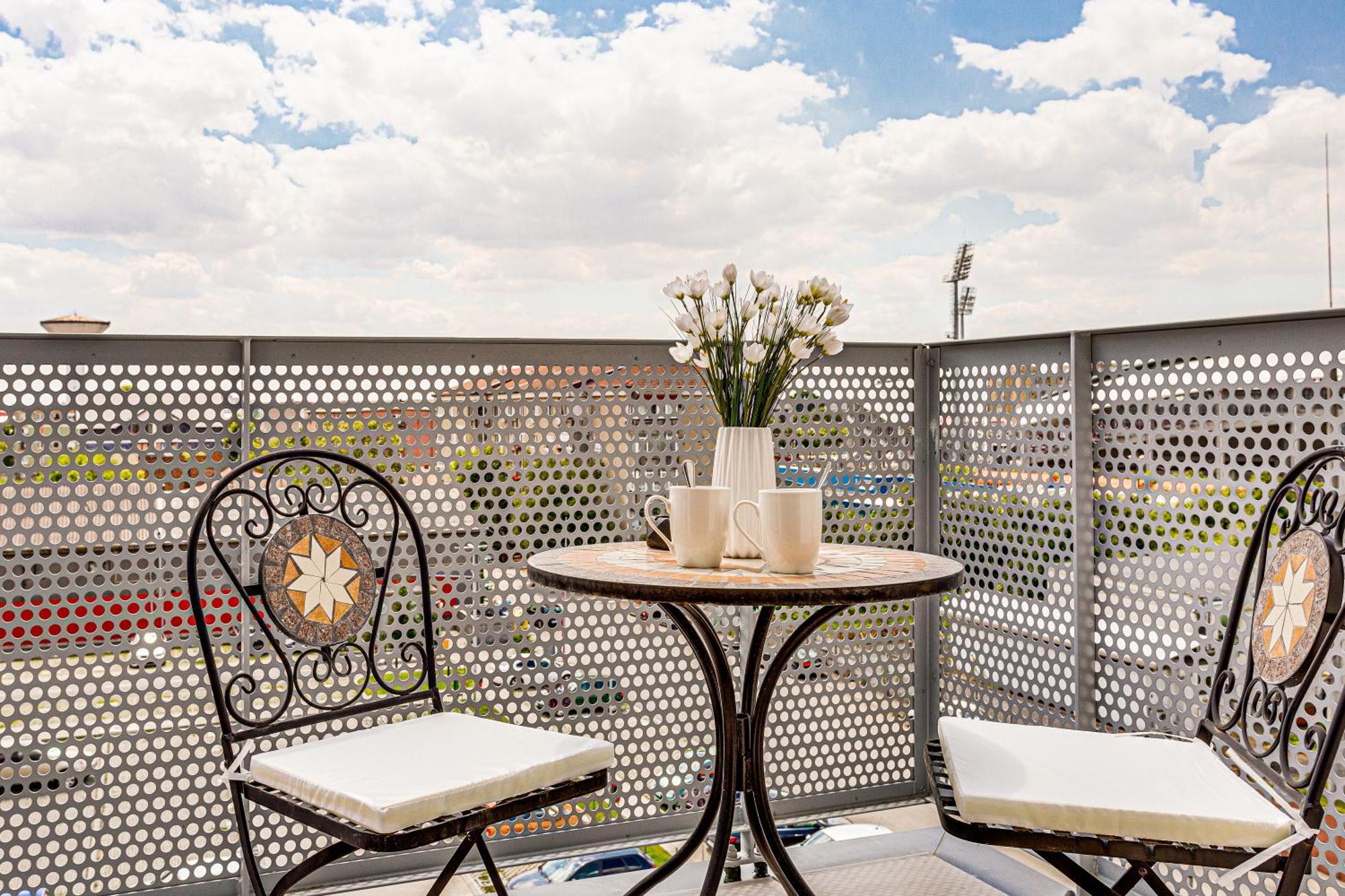 Ari Olive Apartment Near Atrium & Afi Mall Arad Exterior photo